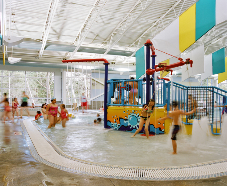 20309-federal-way-rec-center-pool-kids-splashing-sm