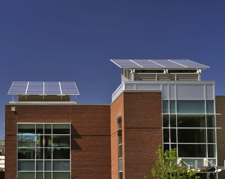 rifle-branch-library_exterior-w-rooftop-solar-pv-panels-photovoltaics_mshopenn_032
