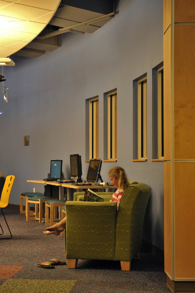 rifle-branch-library_interior-childrens-library-girl-reading_110