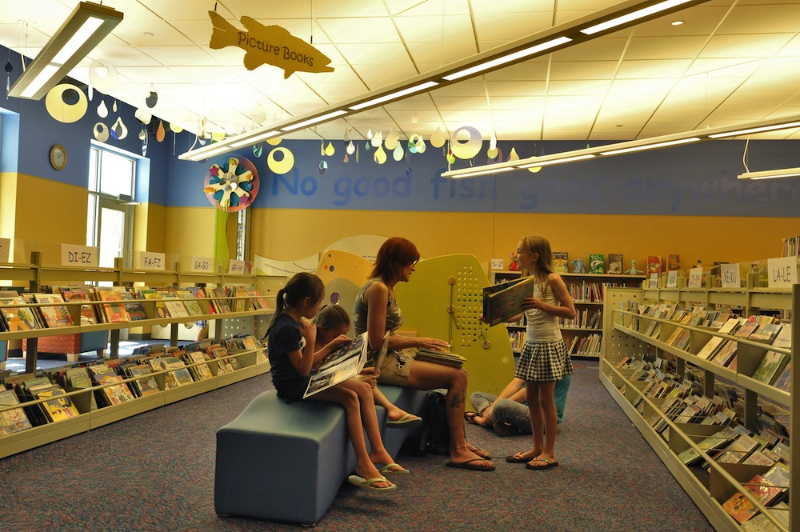 rifle-branch-library_interior-childrens-library-kids-moms_119