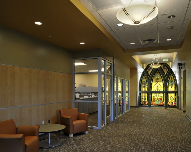rifle-branch-library_interior-stained-glass-window-admin-space_089